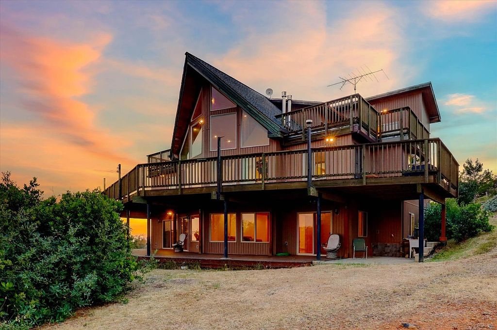 Victorian home in historic downtown Nevada City