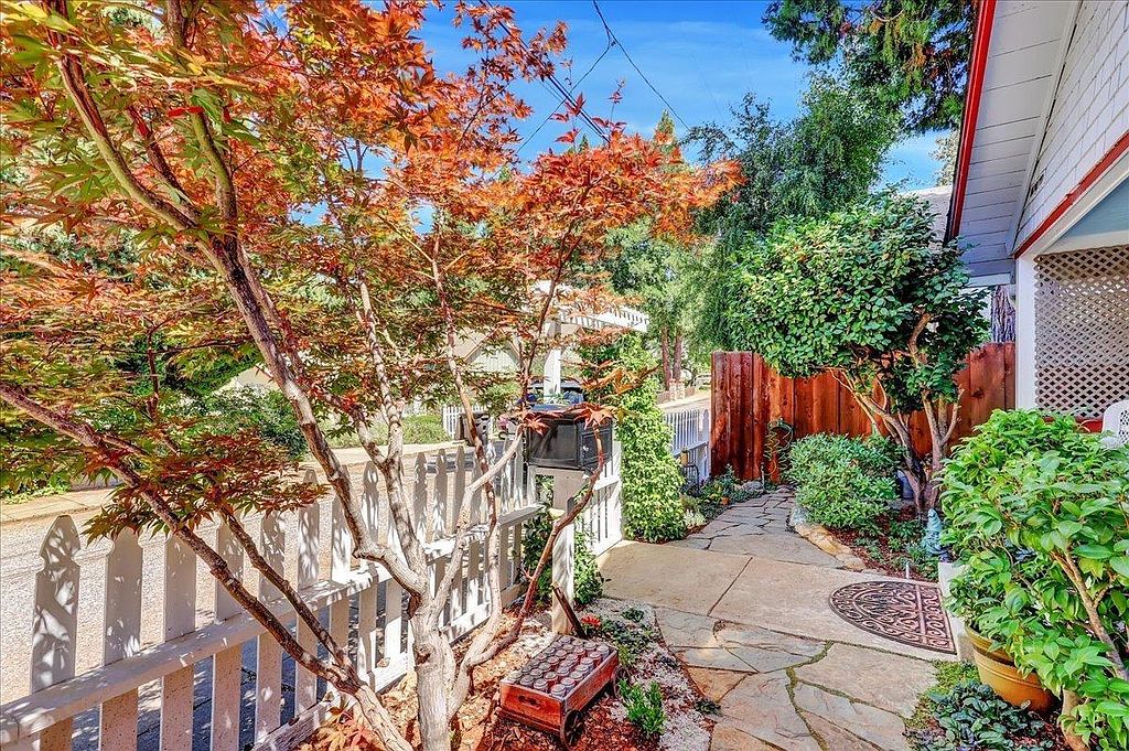 Ranch property with acreage in Penn Valley